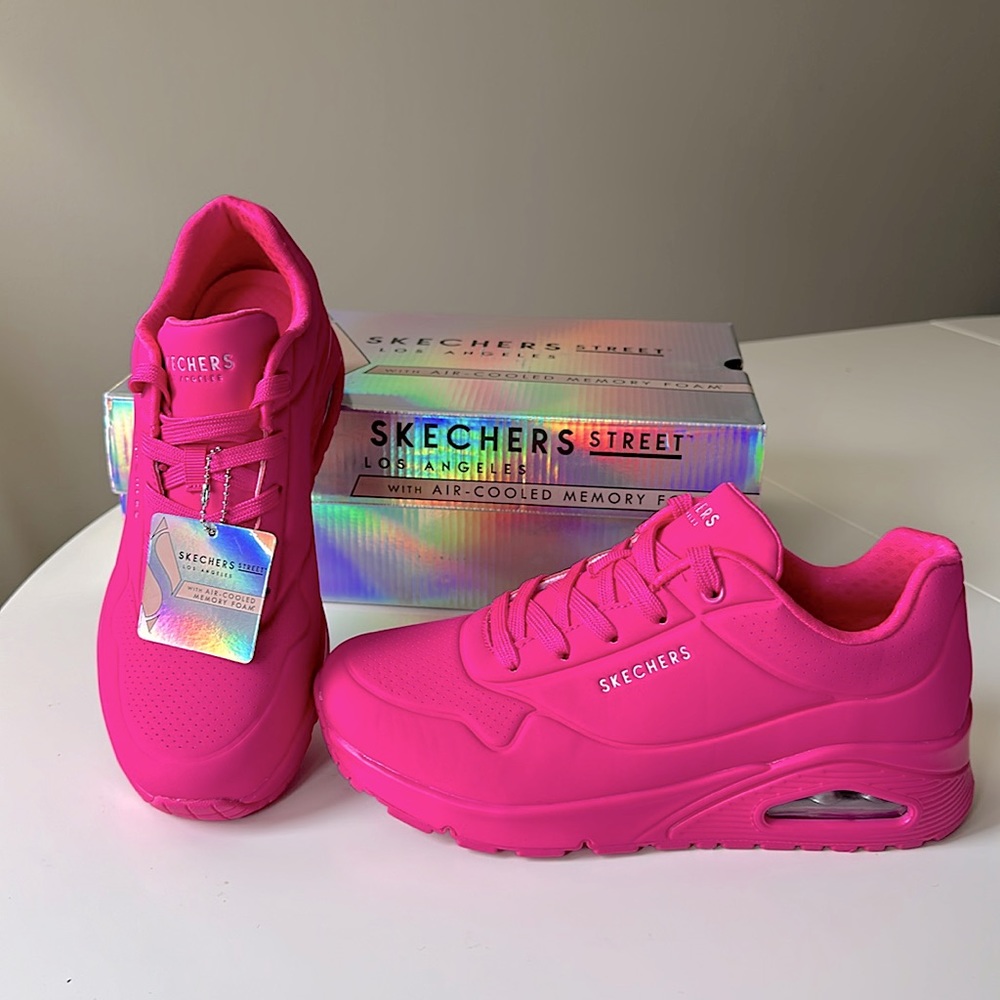 Pink Sketcher Sneakers - Women’s size 8 (New in Box)